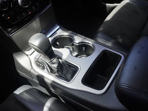 Used 2021 Jeep Grand Cherokee Laredo X RWD image 18