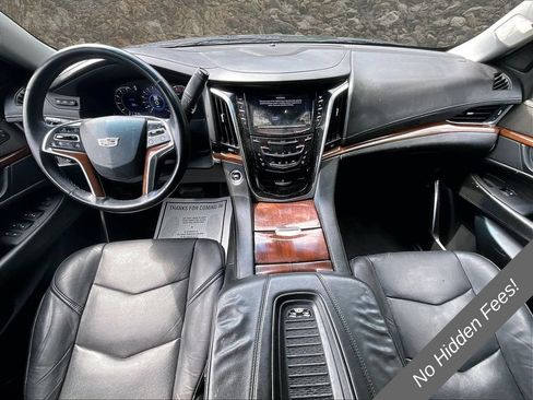 Used 2018 Cadillac Escalade Luxury AWD/4WD image 13