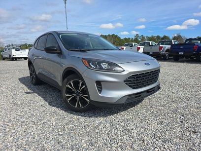 Used 2022 Ford Escape SE w/ SE Sport Appearance Package
