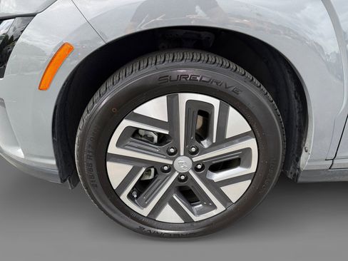 Used 2023 Hyundai Kona SE w/ Cargo Package FWD image 9