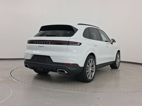 New 2025 Porsche Cayenne E-Hybrid image 9