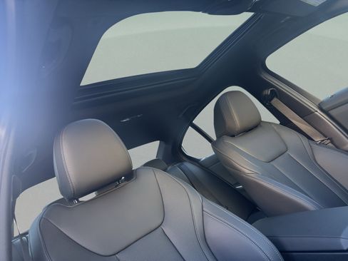 Certified 2026 BMW 330i Sedan w/ Premium Package RWD image 29