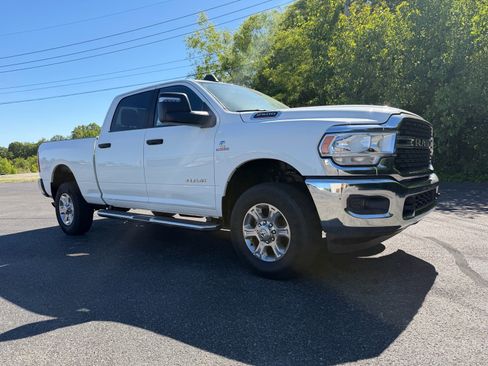 Used 2024 RAM 2500 Big Horn AWD/4WD image 2