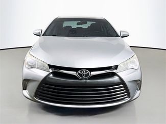 Used 2017 Toyota Camry XLE video 2