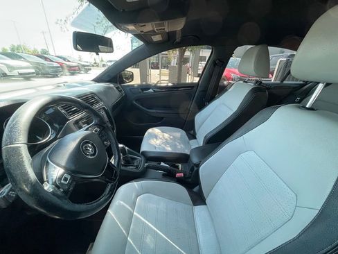 Used 2015 Volkswagen Jetta Sport FWD image 5