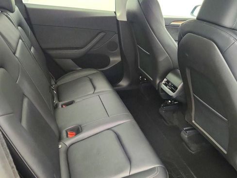 Used 2024 Tesla Model Y 2WD image 27