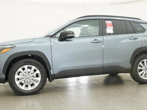 New 2026 Toyota Corolla Cross LE FWD image 18