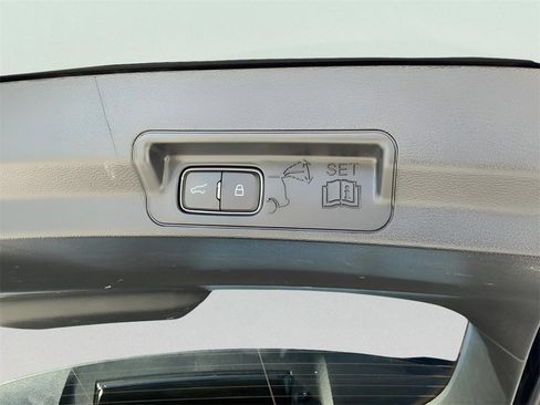 Certified 2022 Ford Explorer XLT image 21