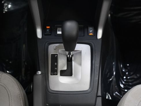 Used 2017 Subaru Forester 2.5i Premium image 17