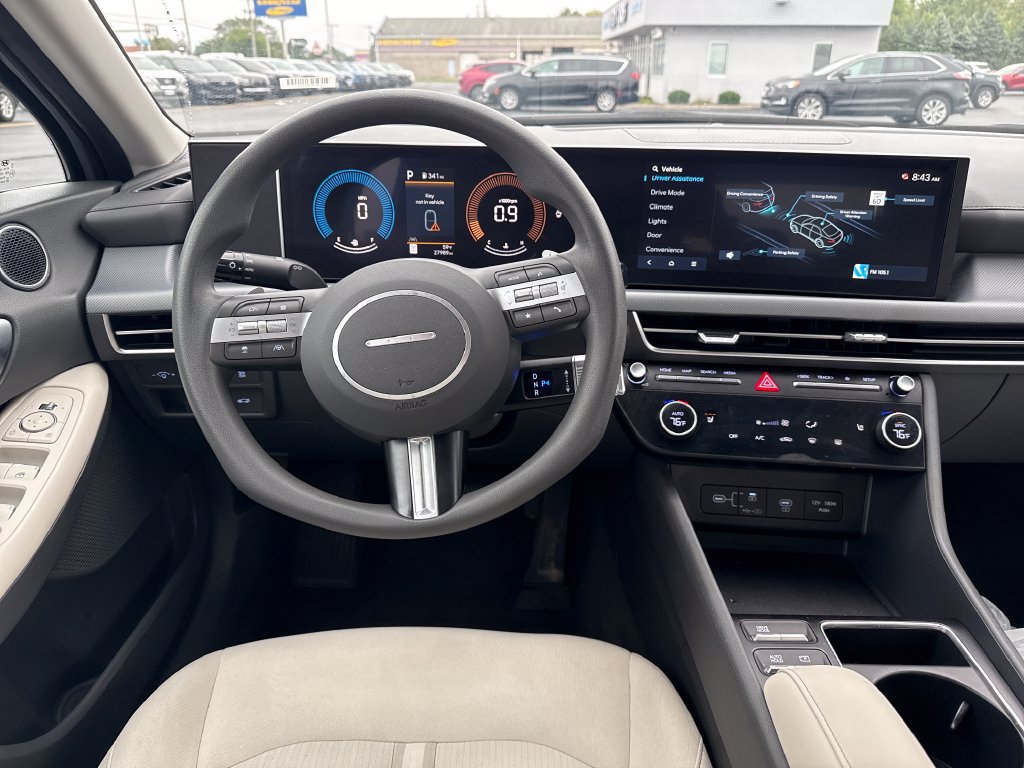 Used 2025 Hyundai Sonata SEL FWD image 9
