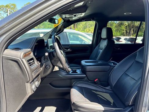 Used 2022 Chevrolet Suburban Premier AWD/4WD image 16