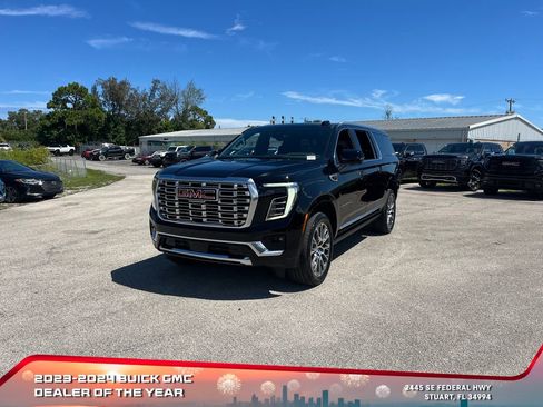 New 2025 GMC Yukon XL Denali w/ Denali Reserve Package image 2