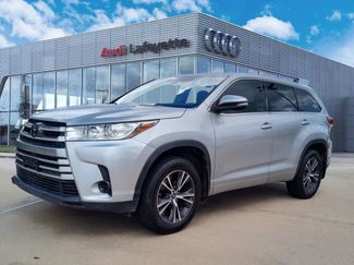 Used 2018 Toyota Highlander LE FWD video 1
