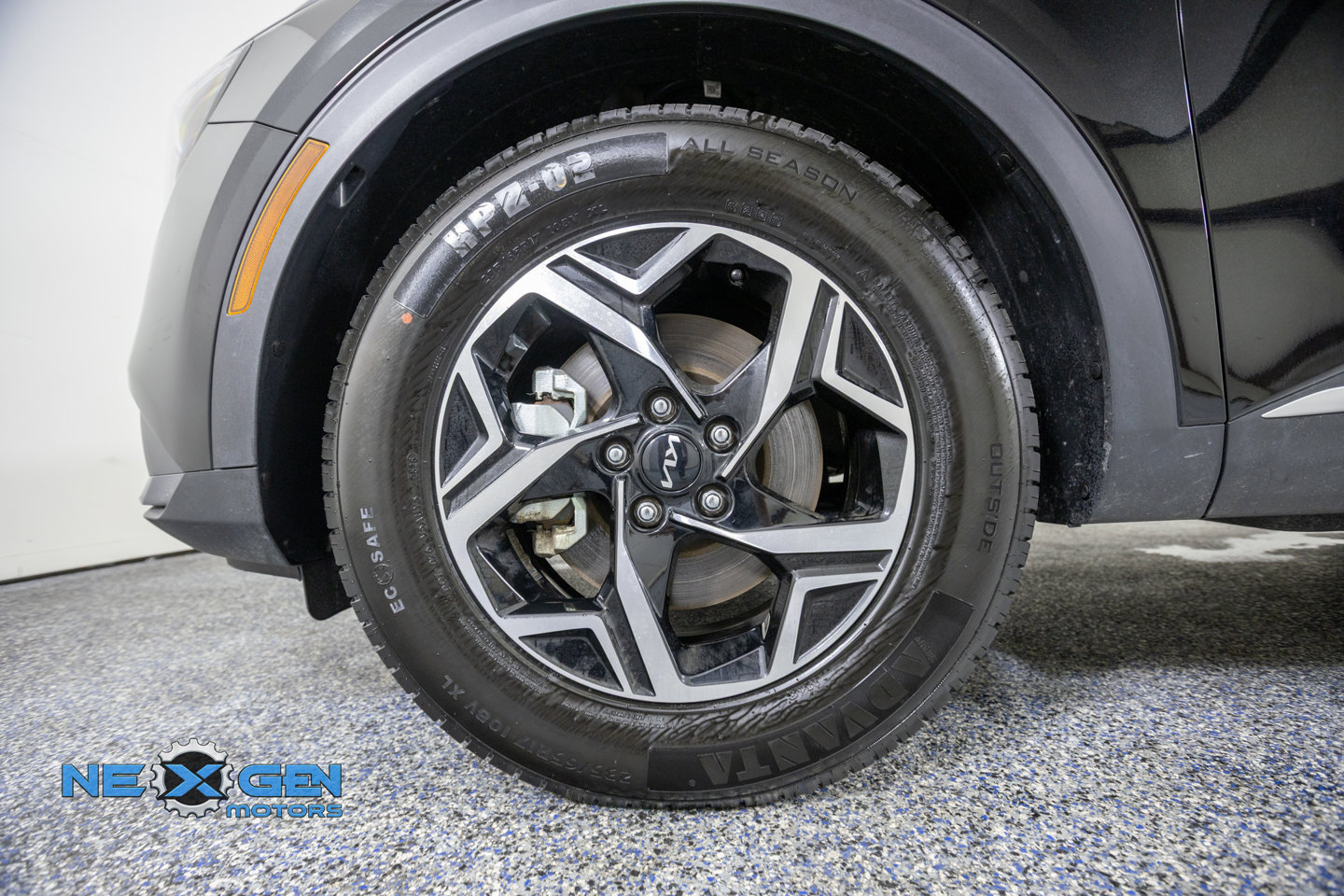 Used 2025 Kia Sportage LX FWD image 46