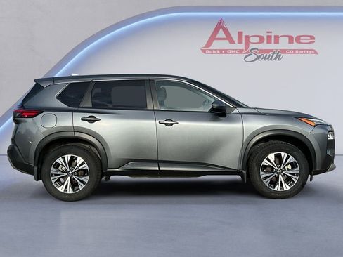 Used 2023 Nissan Rogue SV image 6