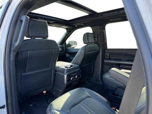 Used 2024 Ford Expedition Platinum image 41