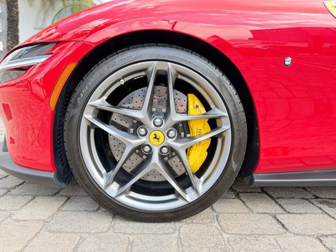 Used 2022 Ferrari Roma RWD image 23