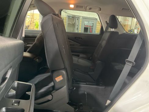 Used 2024 Nissan Pathfinder SV AWD/4WD image 22