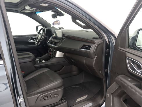 Used 2021 Chevrolet Suburban LT w/ LT Signature Package AWD/4WD image 19