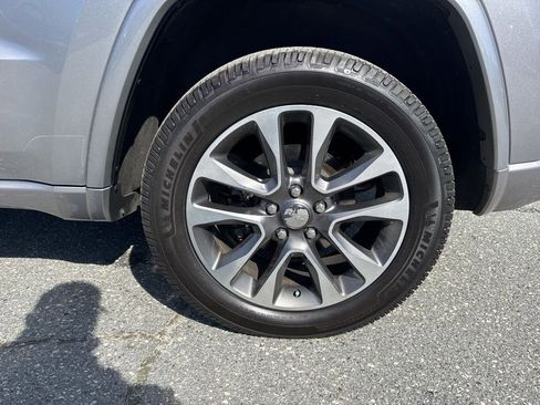 Used 2017 Jeep Grand Cherokee Overland image 36