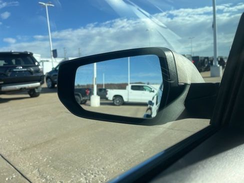 Used 2023 Chevrolet Malibu LT image 59