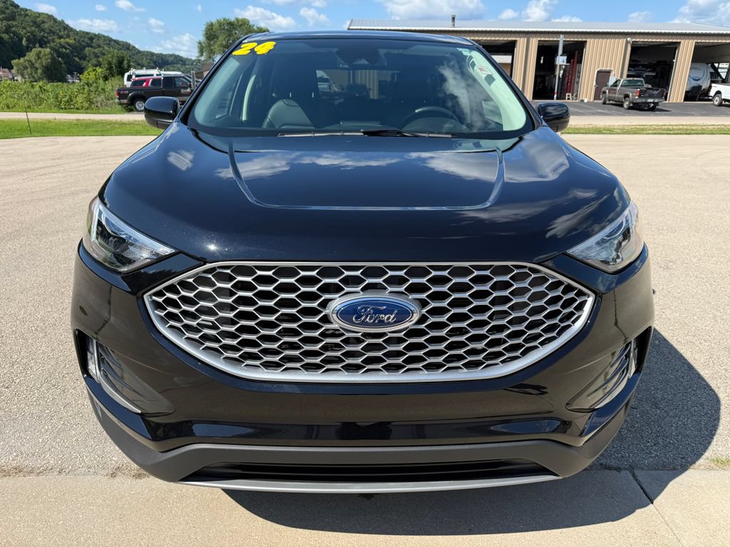 Used 2024 Ford Edge SEL w/ Convenience Package AWD/4WD image 2