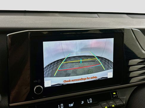 Used 2025 Toyota Camry SE FWD image 23