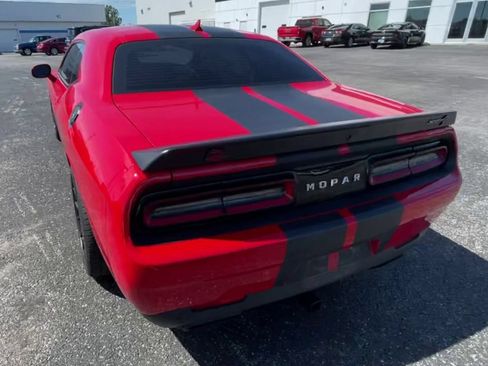 Used 2016 Dodge Challenger SRT Hellcat RWD image 8