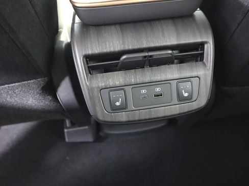 Used 2023 Nissan Ariya FWD image 22