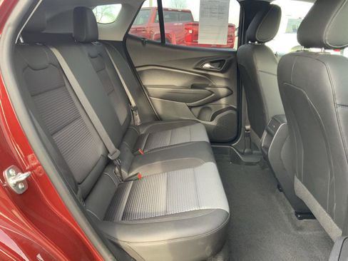 Used 2025 Chevrolet Trax LT w/ LT Convenience Package FWD image 51