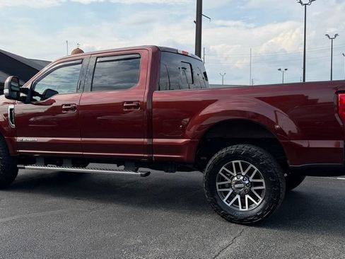 Used 2017 Ford F250 Lariat w/ Lariat Value Package AWD/4WD image 4