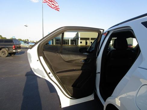 Used 2022 Chevrolet Equinox RS image 18