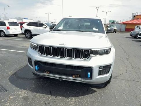 Used 2023 Jeep Grand Cherokee L Limited AWD/4WD image 3