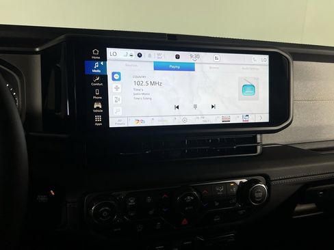 Certified 2025 Jeep Wrangler Sahara image 21