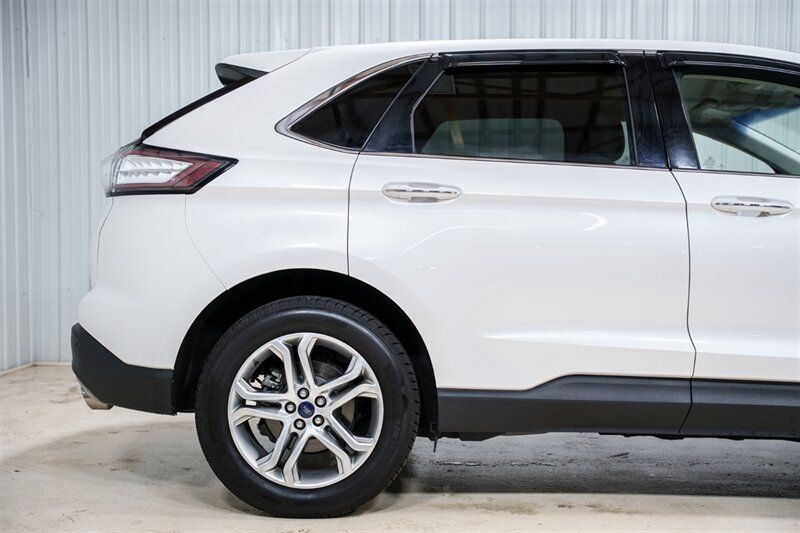 Used 2018 Ford Edge Titanium w/ Technology Package AWD/4WD image 15