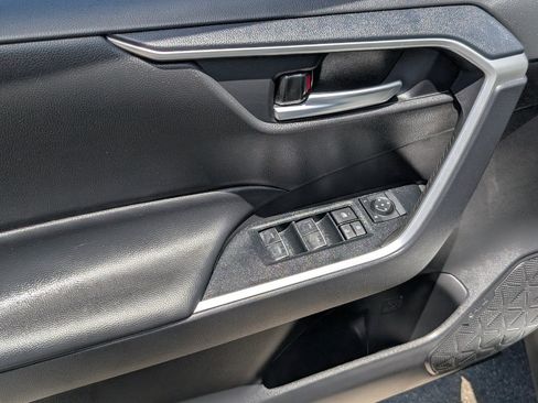 Used 2025 Toyota RAV4 XLE Premium FWD image 15