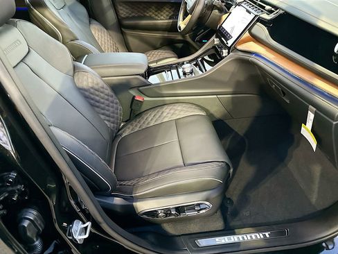 New 2025 Jeep Grand Cherokee Summit AWD/4WD image 29