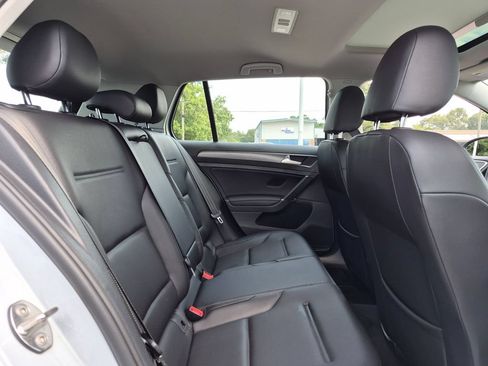 Used 2020 Volkswagen Golf 4-Door FWD image 23