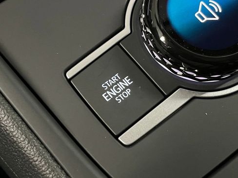 New 2026 Volkswagen Tiguan SE AWD/4WD image 17