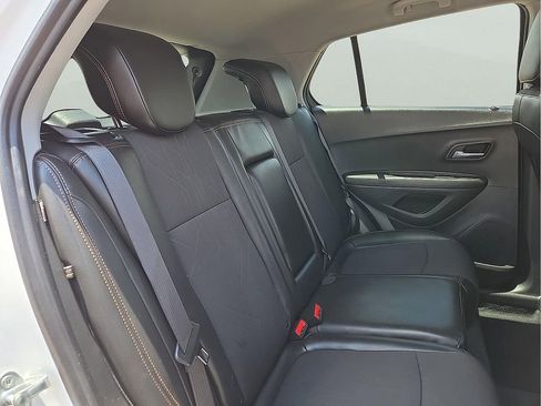 Used 2020 Chevrolet Trax LT w/ Driver Confidence Package FWD image 10