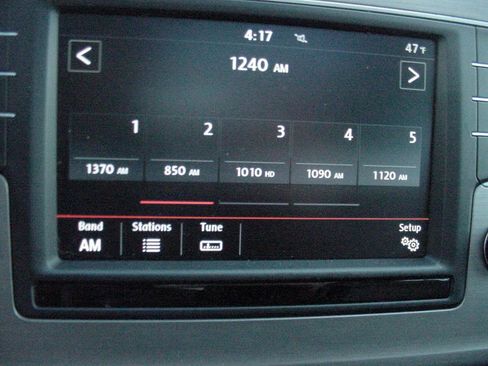 Used 2016 Volkswagen Golf Limited Edition image 13