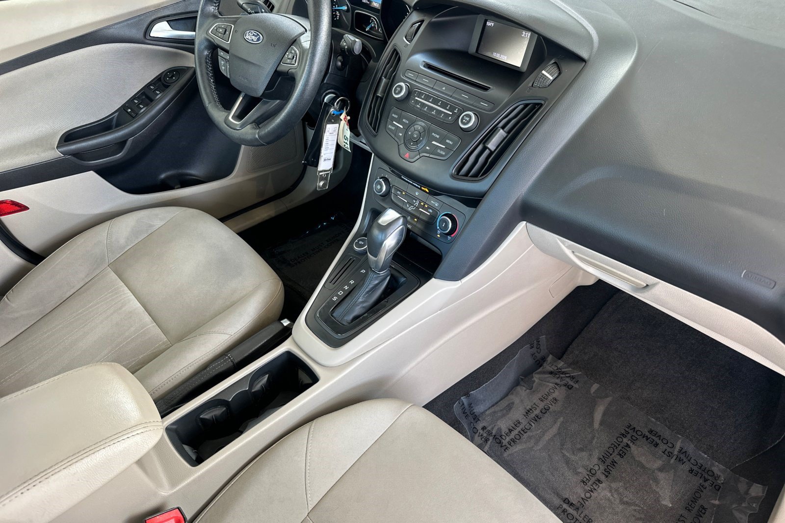 Used 2015 Ford Focus SE w/ SE Sport Package FWD image 18