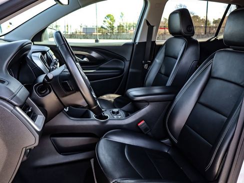 Certified 2024 GMC Terrain SLT image 9