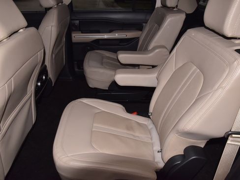 Used 2022 Ford Expedition Max Limited image 14