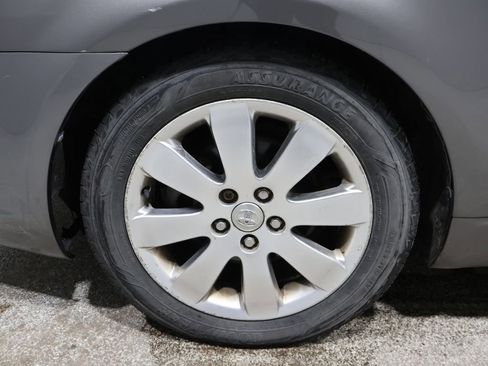 Used 2005 Toyota Avalon XLS image 14