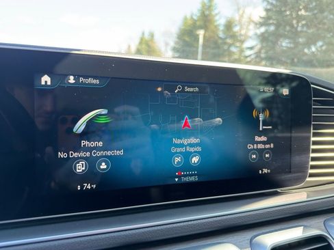 Used 2023 Mercedes-Benz GLS 450 4MATIC image 26