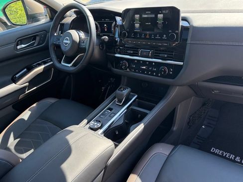 Used 2025 Nissan Pathfinder Platinum AWD/4WD image 30