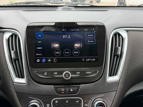 Used 2020 Chevrolet Malibu LT FWD image 25