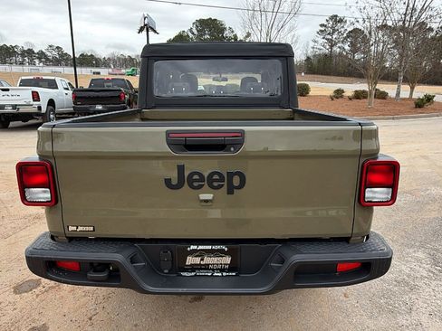 New 2026 Jeep Gladiator Sport image 9