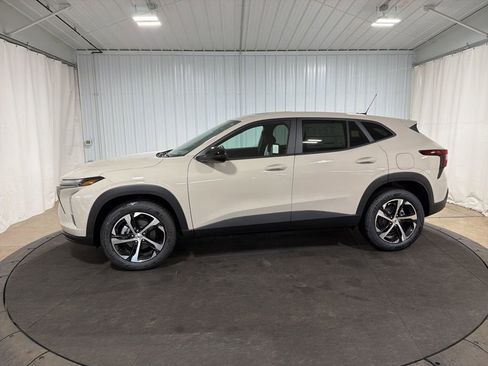 New 2026 Chevrolet Trax RS w/ Sunroof Package FWD image 2